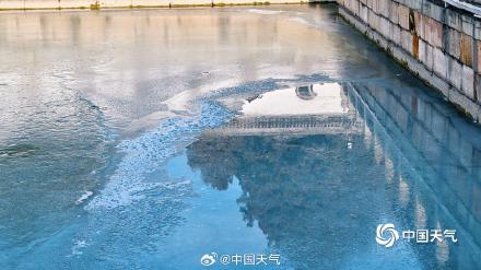 小寒不寒 北京颐和园湖水尚未冻实