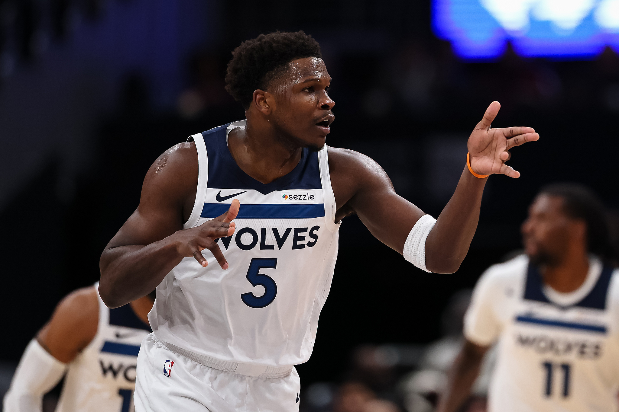 爱德华兹35分三分球创纪录 森林狼客场轻取奇才