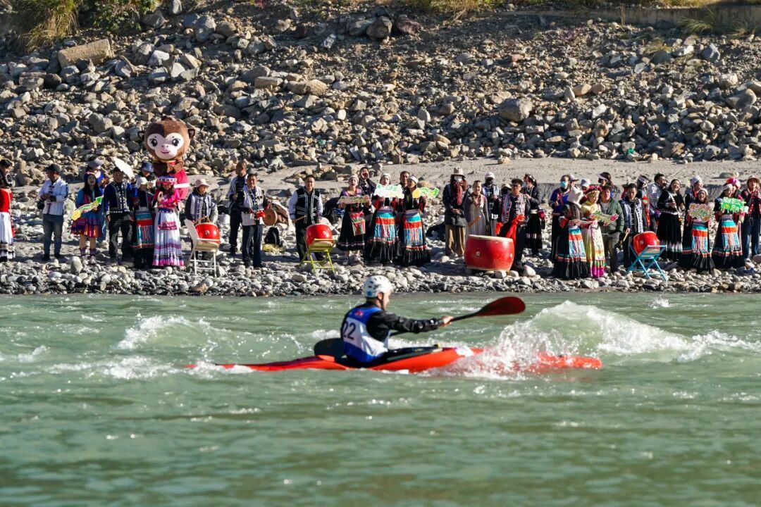 岁末年初，“体育+”掀起消费热