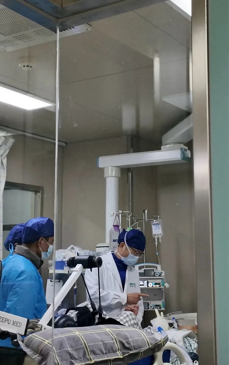 全网心疼！16岁舞狮少年意外坠落，或终生靠呼吸机生存？上海天花板级专家出手