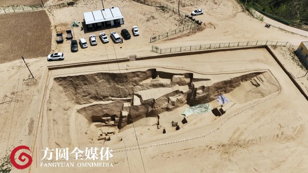 9名盗墓贼挖3件青铜器卖了2000万，9年后，手机中的几张照片让他们暴露了