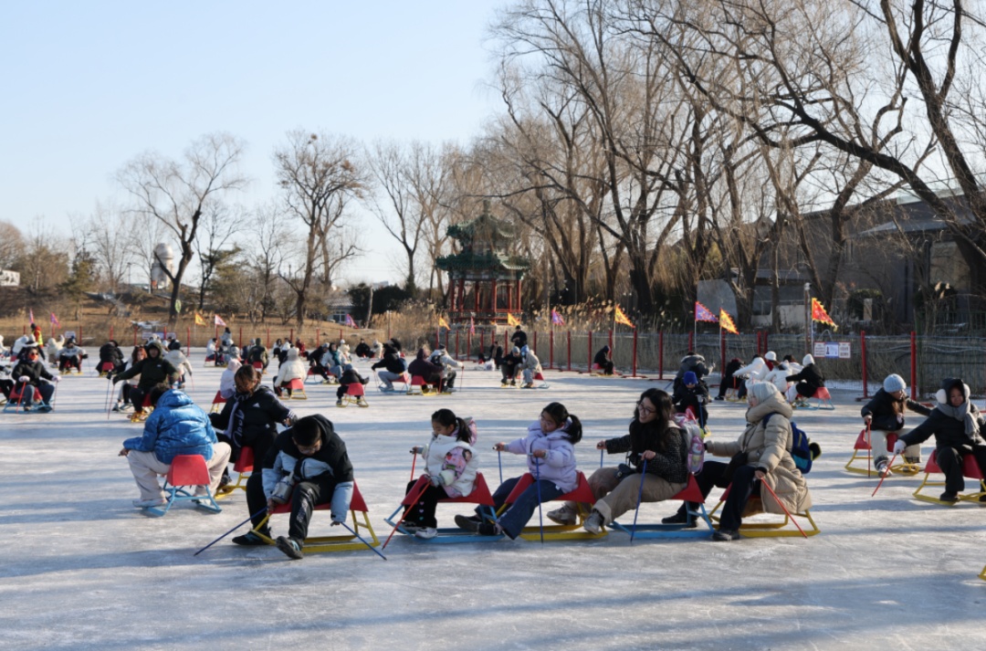 多区大风蓝色预警中!本周末北京将再迎断崖式降温 多区大风蓝色预警中!本周末北京将再迎断崖式降温