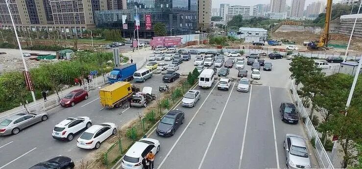 单次最高200元!广州拟发布停车收费新规 单次最高200元!广州拟发布停车收费新规