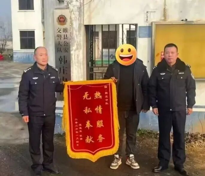 啥情况？民警秒变“代驾”与“家属”！