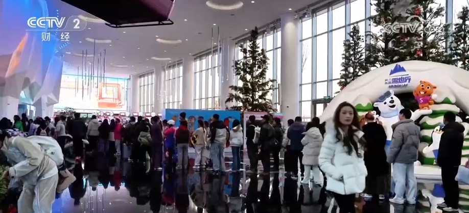 “冷”资源“热”起来变身“流量担当” 冰雪经济“热效应”活力涌动