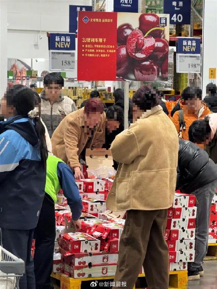 车厘子价格大跳水！5斤装4J车厘子已降至187.8元，山姆车厘子空盒堆积如山