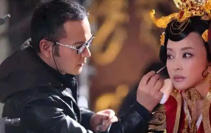 时隔32年,75岁刘晓庆官宣将再次饰演“武则天” 时隔32年,75岁刘晓庆官宣将再次饰演“武则天”