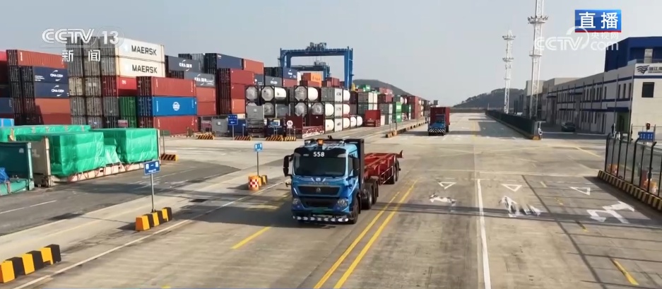 宁波舟山港年吞吐量破14亿吨 这里藏着哪些效率密码？