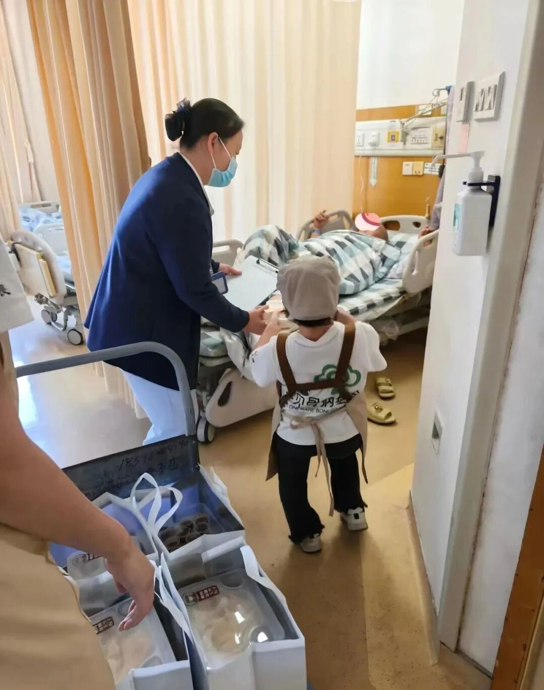 深圳这家特殊的饺子店,开在医院里 深圳这家特殊的饺子店,开在医院里