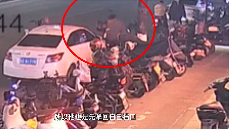 女子遗失价值近20万玉器:“找不到就要在派出所过年了” 女子遗失价值近20万玉器:“找不到就要在派出所过年了”