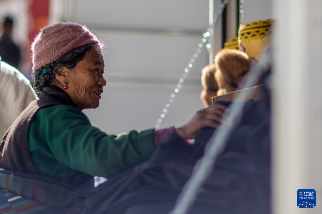 地震一年后，重访定日县森嘎村