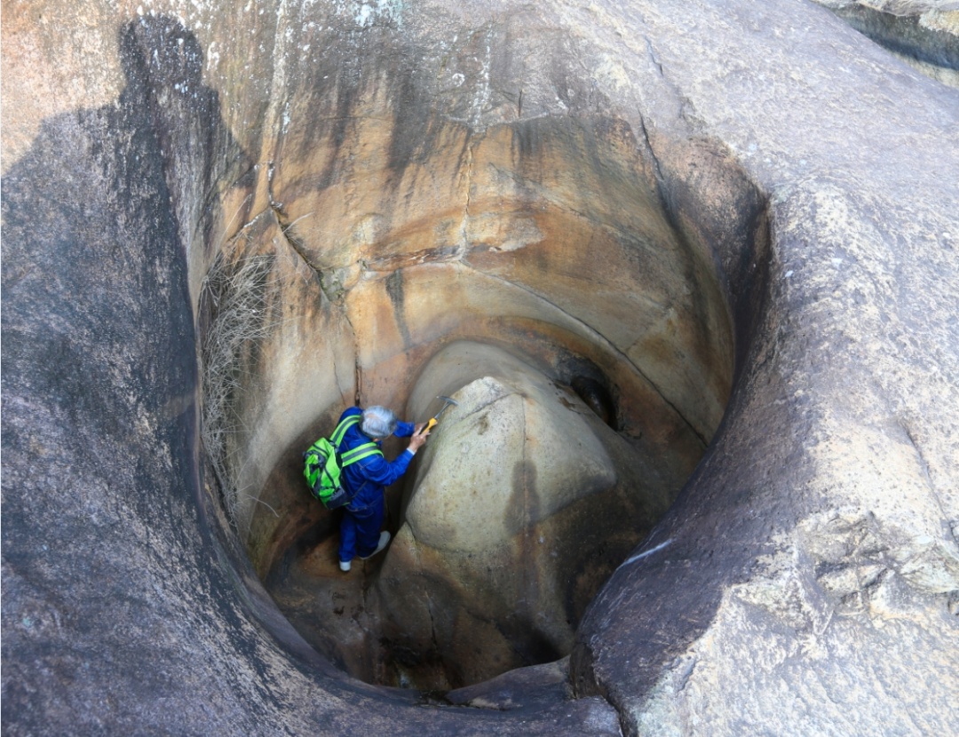 奇观!广东一废弃水库疑出现冰川遗迹 奇观!广东一废弃水库疑出现冰川遗迹