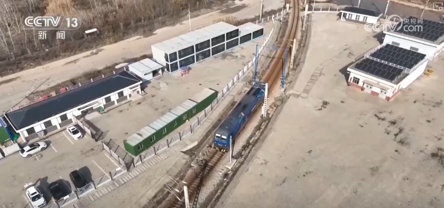 智慧畅行“水上高速公路”万吨货轮成“常客” 长江经济带枢纽经济活力澎湃 智慧畅行“水上高速公路”万吨货轮成“常客” 长江经济带枢纽经济活力澎湃