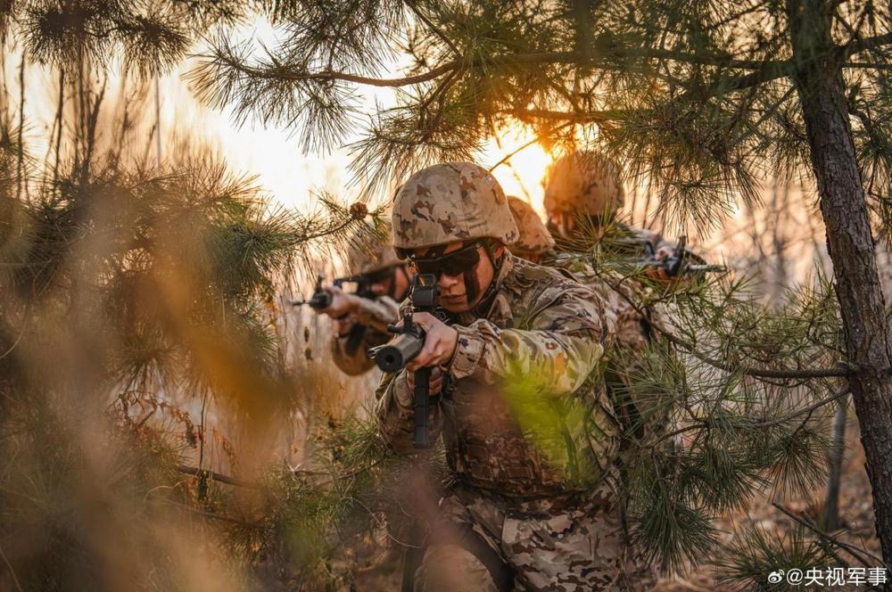 武警跨昼夜实战化训练战力拉满