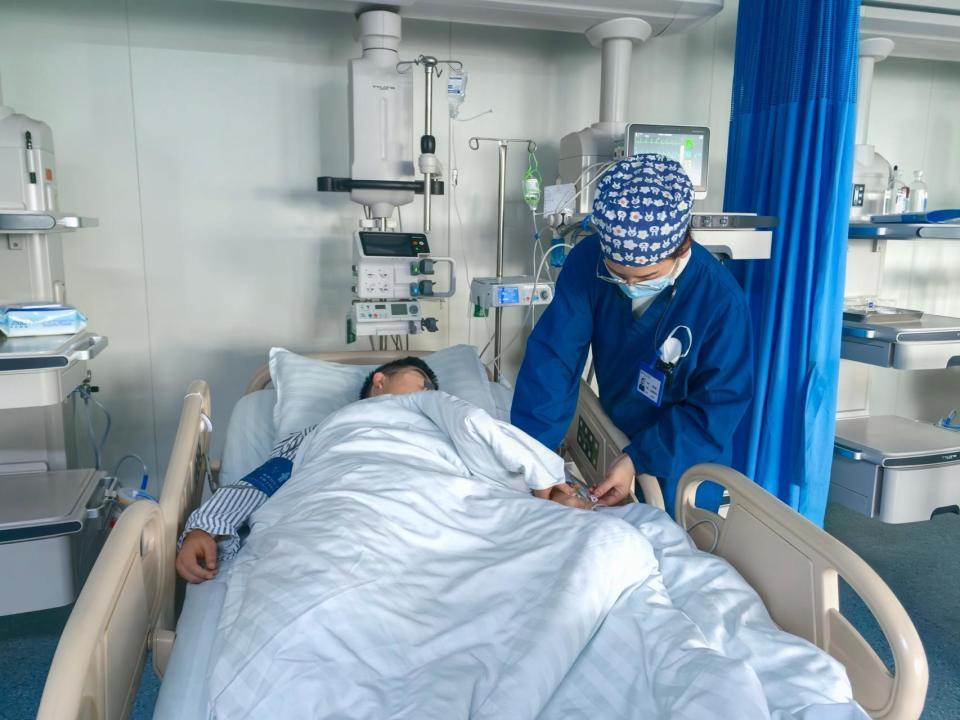 健身后还在冒汗就喝了冰水，27岁小伙突发心梗入院！专家揭示患病关键