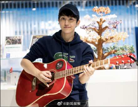 35岁香港男歌手罗启聪涉制毒贩毒被抓 35岁香港男歌手罗启聪涉制毒贩毒被抓