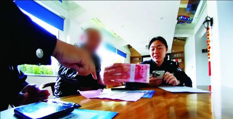 一男子带孩子看牙，现场掏出三万元现金，原因竟是......