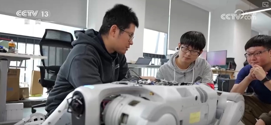 外贸向“新”向“绿”加速跑 以“造高端”巩固“卖全球”优势为经济增长注入新动能 外贸向“新”向“绿”加速跑 以“造高端”巩固“卖全球”优势为经济增长注入新动能