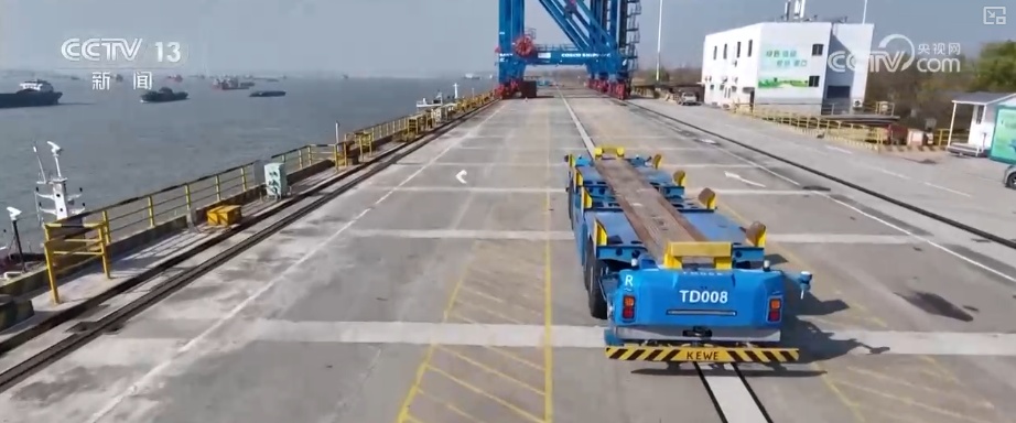 智慧畅行“水上高速公路”万吨货轮成“常客” 长江经济带枢纽经济活力澎湃 智慧畅行“水上高速公路”万吨货轮成“常客” 长江经济带枢纽经济活力澎湃