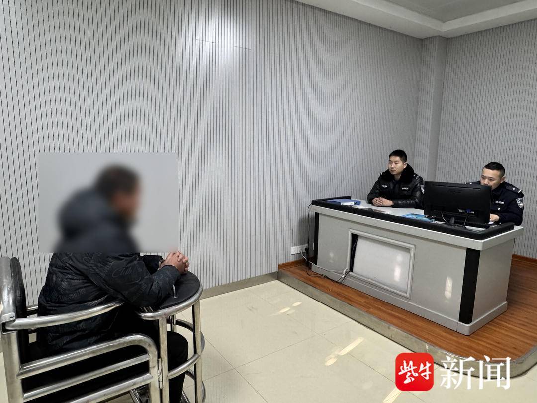 酷不过三秒!男子烧10块钱点烟被罚500元 酷不过三秒!男子烧10块钱点烟被罚500元