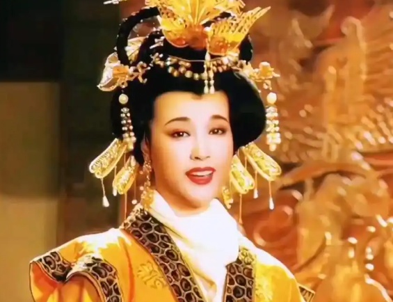 时隔32年,75岁刘晓庆官宣将再次饰演“武则天” 时隔32年,75岁刘晓庆官宣将再次饰演“武则天”