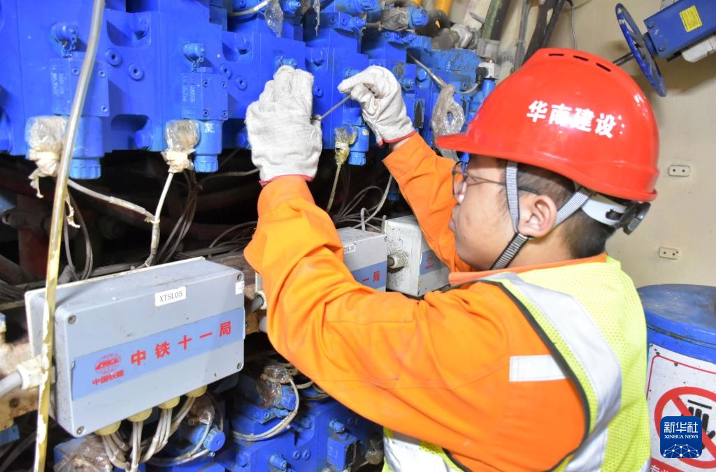 广花城际最大直径盾构隧道顺利贯通 广花城际最大直径盾构隧道顺利贯通