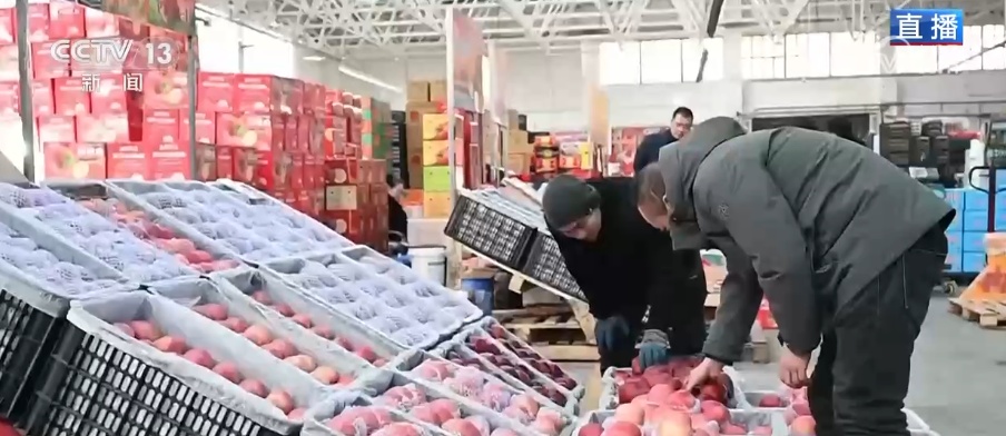 “菜篮子”“果盘子”量足价稳物丰 吃出人气“挤”出财气添彩火热“年经济” “菜篮子”“果盘子”量足价稳物丰 吃出人气“挤”出财气添彩火热“年经济”