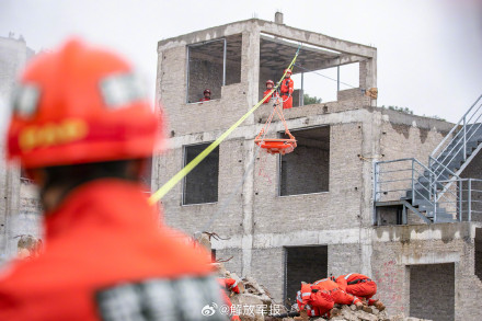 直击武警官兵练兵现场