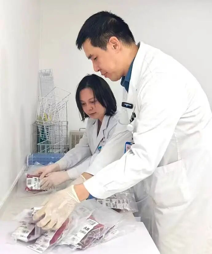 一对夫妻遭马蜂袭击1死1伤,幸存者被换掉80%问题血液 一对夫妻遭马蜂袭击1死1伤,幸存者被换掉80%问题血液