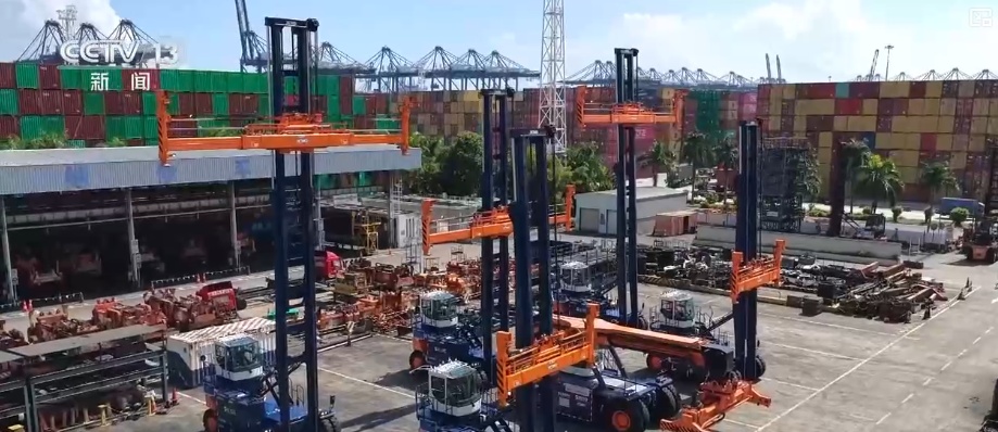 外贸向“新”向“绿”加速跑 以“造高端”巩固“卖全球”优势为经济增长注入新动能 外贸向“新”向“绿”加速跑 以“造高端”巩固“卖全球”优势为经济增长注入新动能