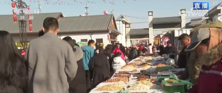 “菜篮子”“果盘子”量足价稳物丰 吃出人气“挤”出财气添彩火热“年经济” “菜篮子”“果盘子”量足价稳物丰 吃出人气“挤”出财气添彩火热“年经济”