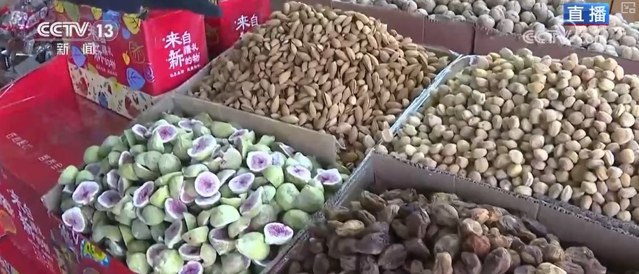 “菜篮子”“果盘子”量足价稳物丰 吃出人气“挤”出财气添彩火热“年经济” “菜篮子”“果盘子”量足价稳物丰 吃出人气“挤”出财气添彩火热“年经济”