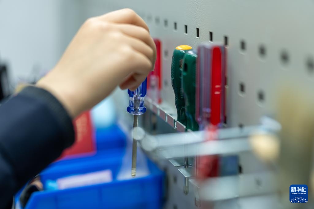 守护高原铁路的“神经元”