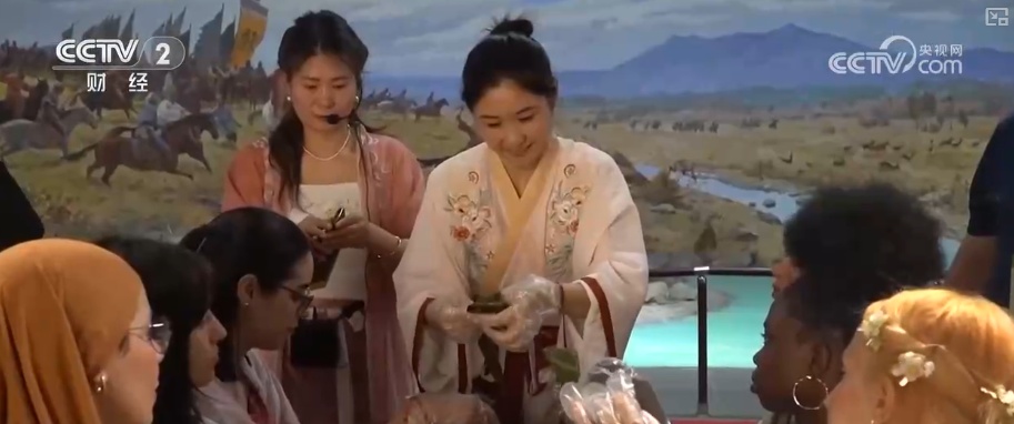 透过消费“新”账单解码情绪消费热力 “情绪+”构建消费市场重要增长极 透过消费“新”账单解码情绪消费热力 “情绪+”构建消费市场重要增长极