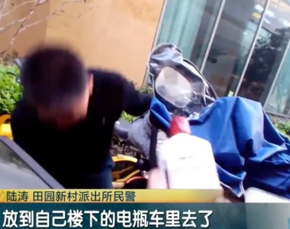 事发上海！男子自带3瓶飞天茅台到酒店宴请亲友，开席时发现竟被全部调包