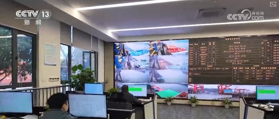 智慧畅行“水上高速公路”万吨货轮成“常客” 长江经济带枢纽经济活力澎湃 智慧畅行“水上高速公路”万吨货轮成“常客” 长江经济带枢纽经济活力澎湃