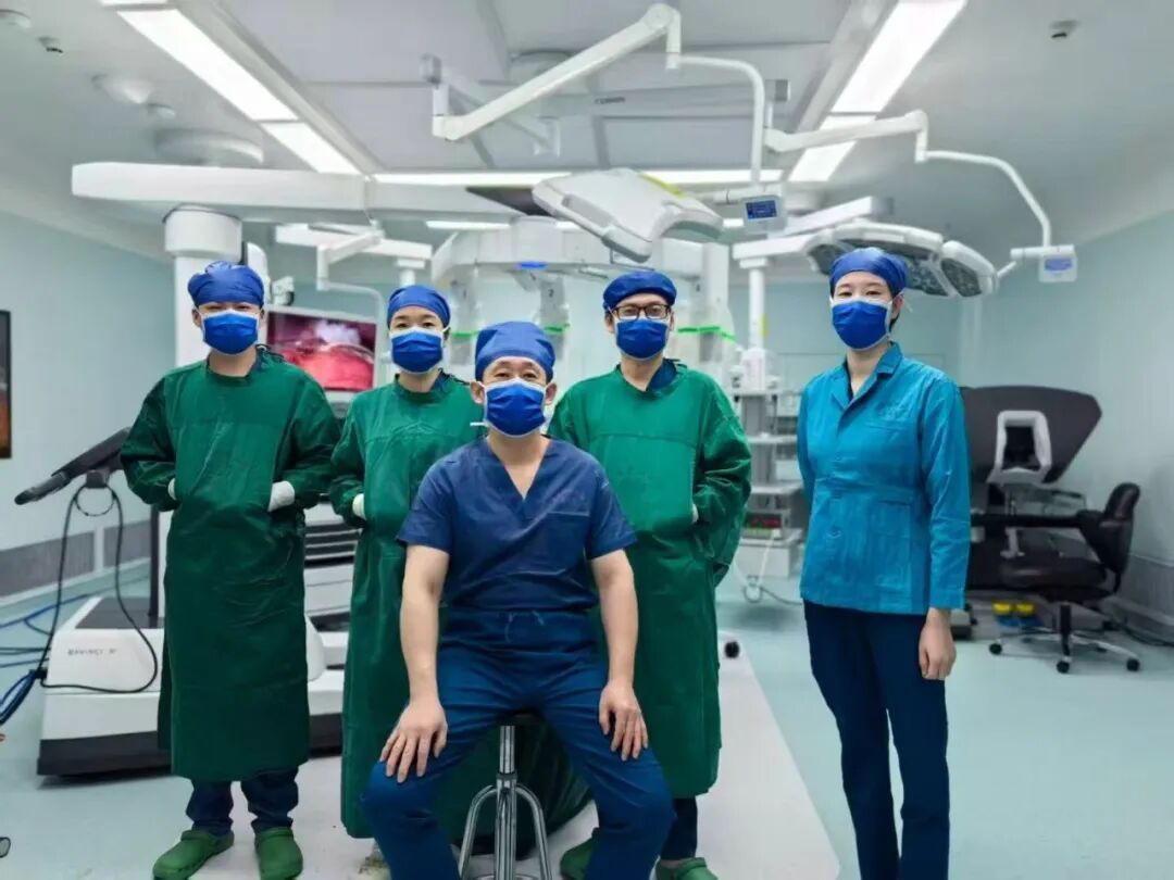 五脏六腑全长反了！“镜面人”长了结石，咋办？