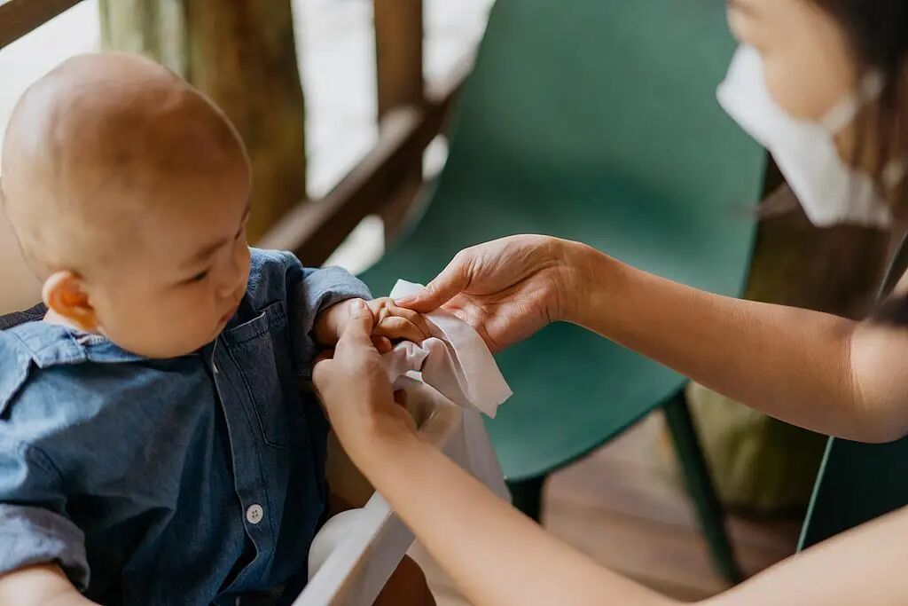 一擦就能灭病毒，婴幼儿可用？别轻信这类湿巾