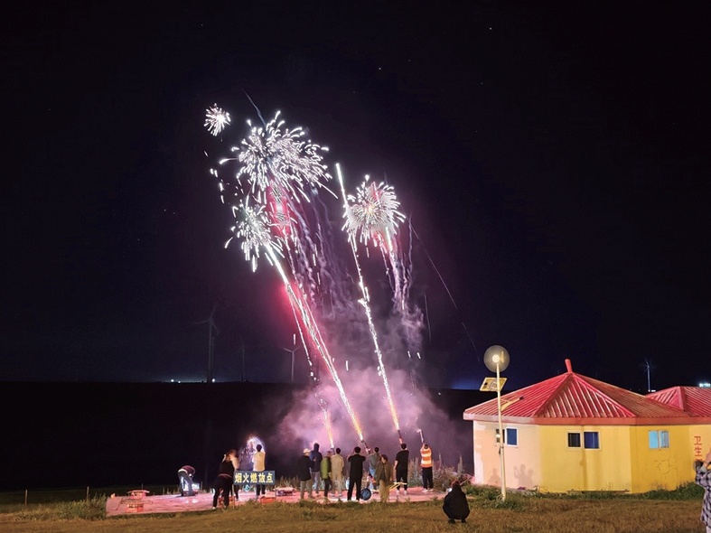 一场烟花秀的背后：有省份用它带动元旦消费近百亿！