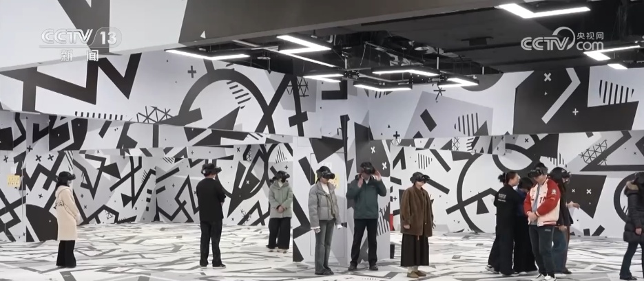 电影市场迎来火热开年 “电影+”多元消费新业态激活消费新引擎 电影市场迎来火热开年 “电影+”多元消费新业态激活消费新引擎