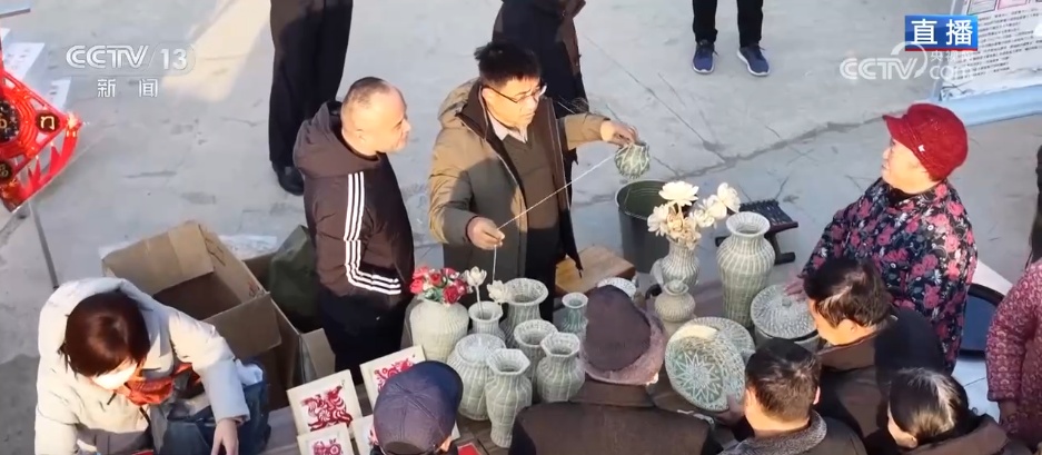 人气旺、消费火，热气腾腾！各地市场活跃繁荣 “年经济”释放“新”热度