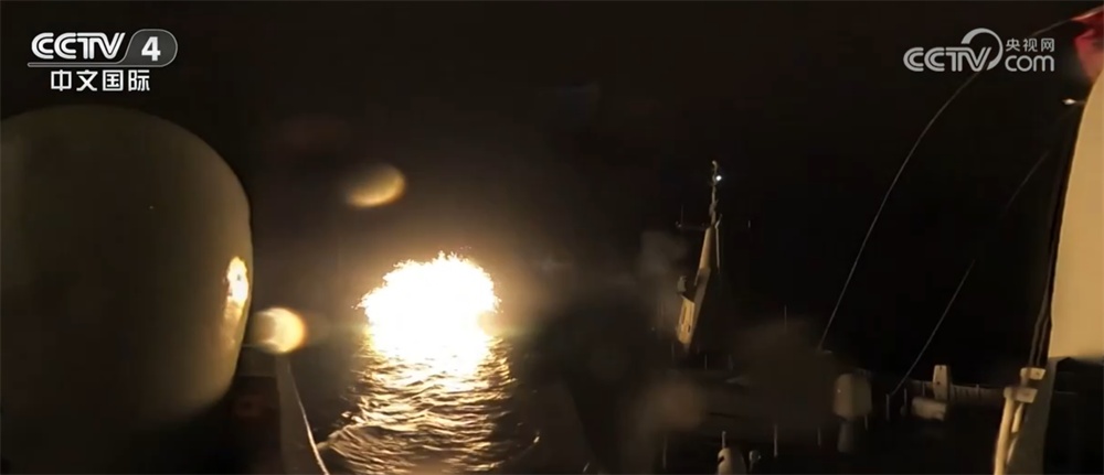 跨昼夜、高强度、多课目,综合攻防!海军漯河舰赴多个海区开展综合演练 跨昼夜、高强度、多课目,综合攻防!海军漯河舰赴多个海区开展综合演练