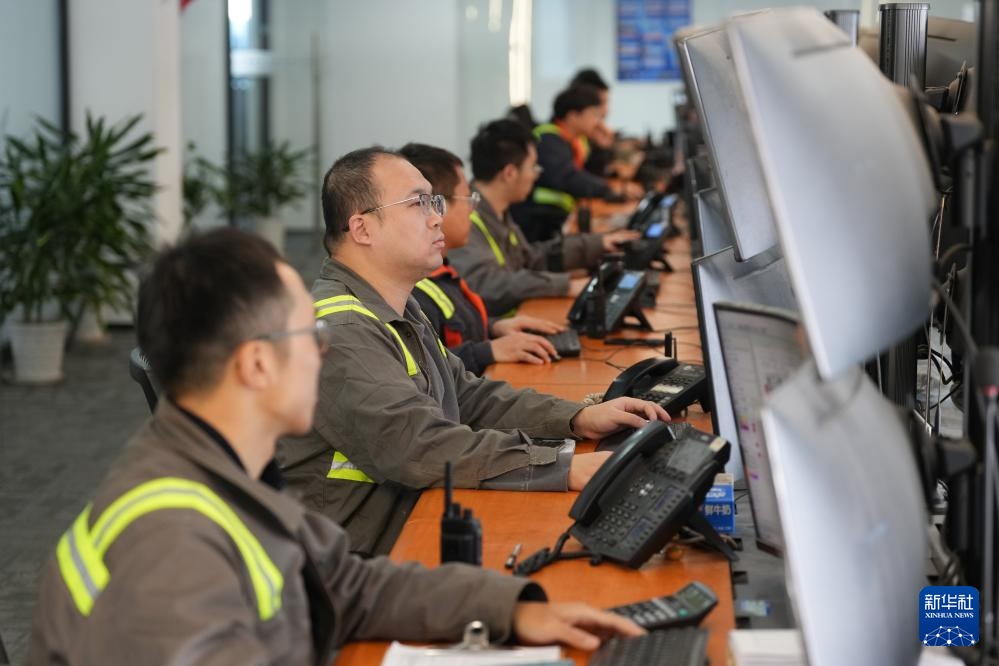 宁波舟山港成为全球首个年货物吞吐量超14亿吨大港 宁波舟山港成为全球首个年货物吞吐量超14亿吨大港