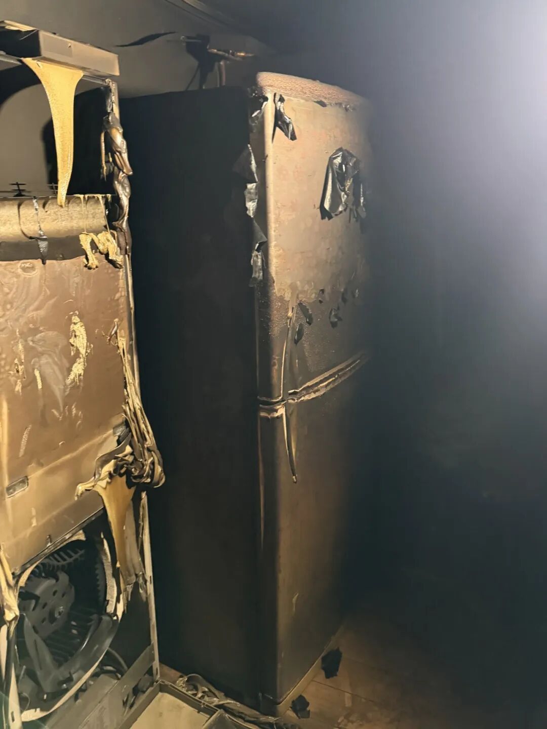 海淀一小区突发火灾3人获救，119指导自救者沉着避险