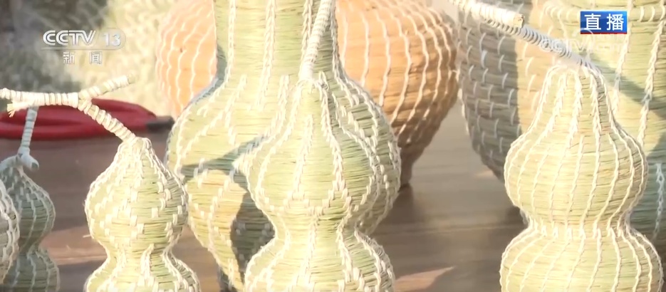 人气旺、消费火，热气腾腾！各地市场活跃繁荣 “年经济”释放“新”热度