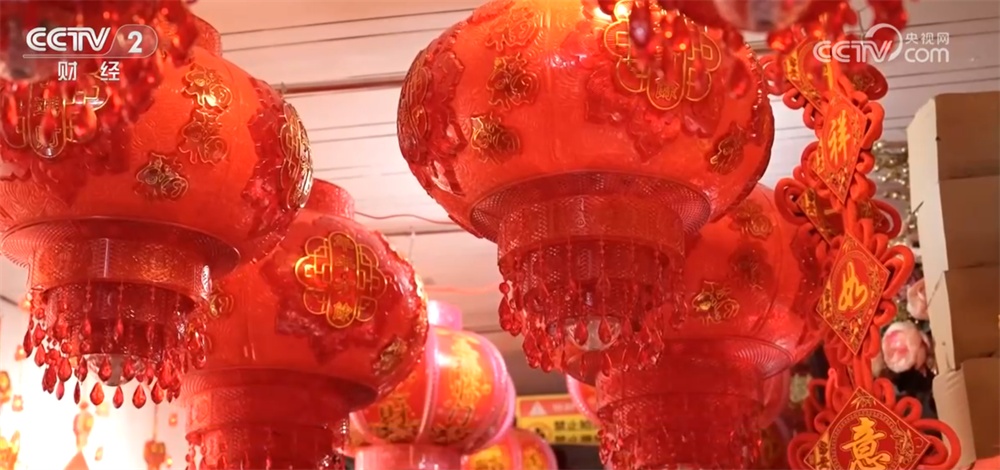 居民“菜篮子”持续上新供应足 新年消费市场红红火火“热气腾腾”