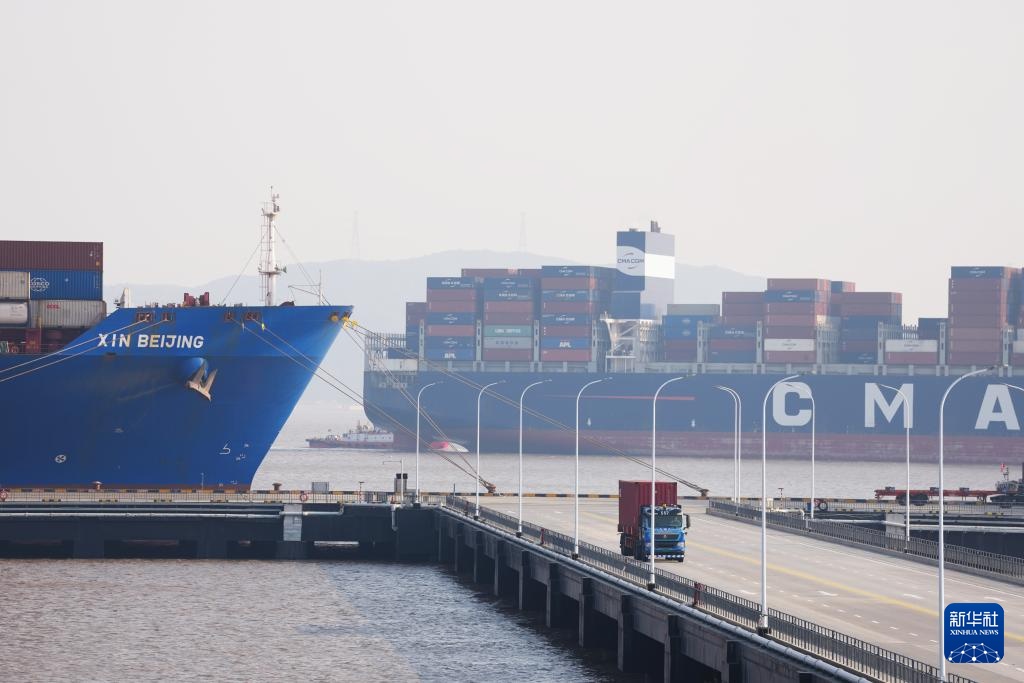 宁波舟山港成为全球首个年货物吞吐量超14亿吨大港 宁波舟山港成为全球首个年货物吞吐量超14亿吨大港