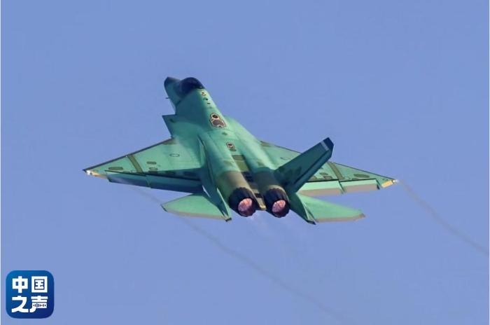 歼-35“素颜”亮相藏着多少“彩蛋” 专家详解