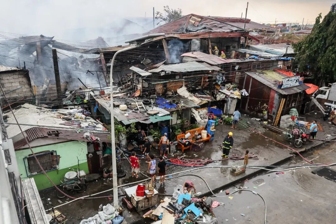 马尼拉繁华之侧的贫穷世界 马尼拉繁华之侧的贫穷世界