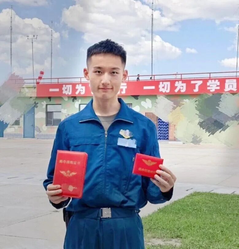 清华“飞班”陈秀虎火了！网友：在优秀面前，帅不值一提！